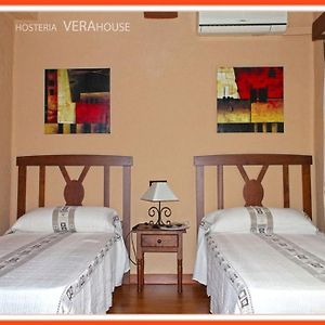 Habitación Estándar con 2 Camas Individuales